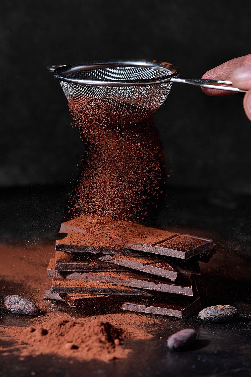 Schokolade mit Kakaopuder bestreut