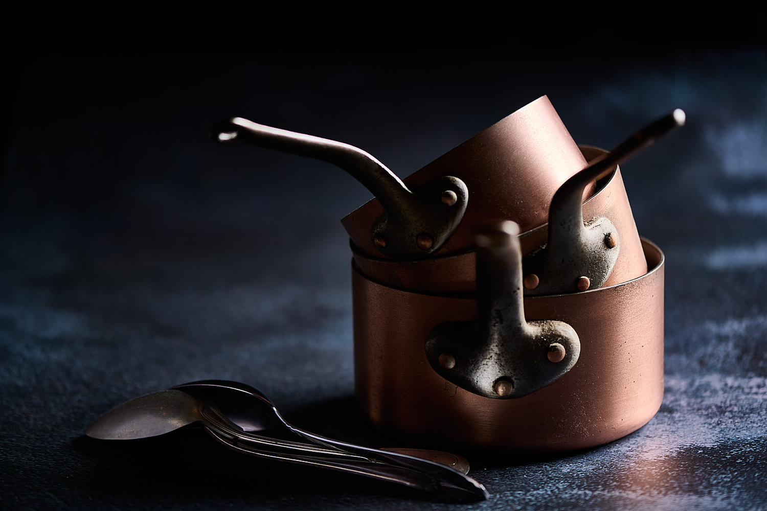 Themeneinleitung für Kochbuch Töpfe und Löffel